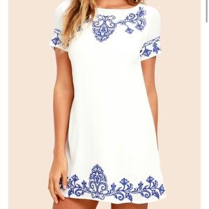 Lulus blue and ivory embroidered shift dress
